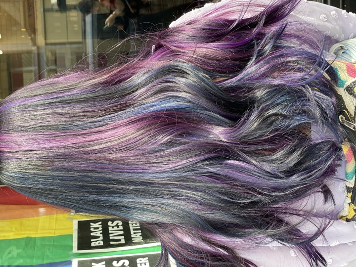 Long wavy layers finish — Seattle house call by Mykey